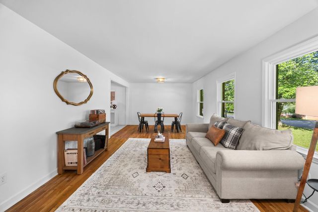 737 Lucerne Drive, Spartanburg, SC 29302