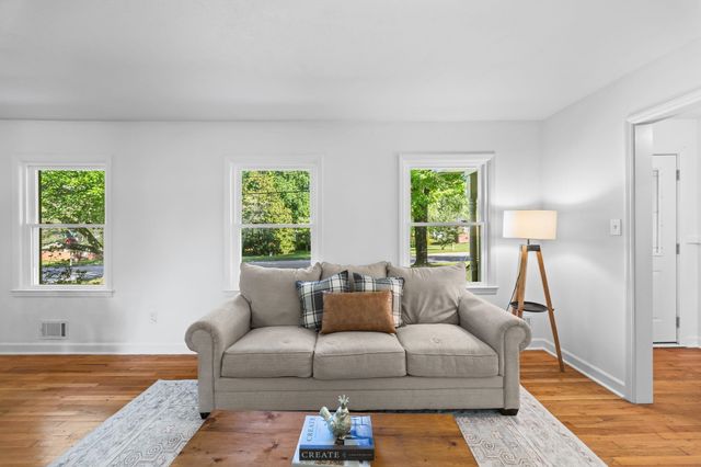 737 Lucerne Drive, Spartanburg, SC 29302