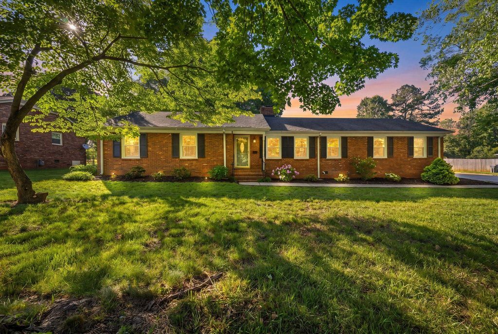 737 Lucerne Drive, Spartanburg, SC 29302
