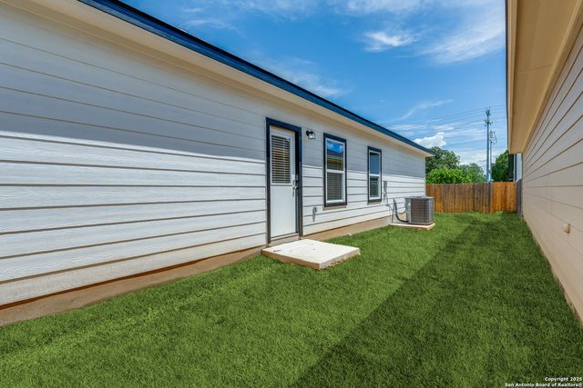 243 Mar Hill, Seguin, TX 78155