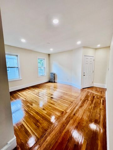 25 Coburn St 2, Malden, MA 02148