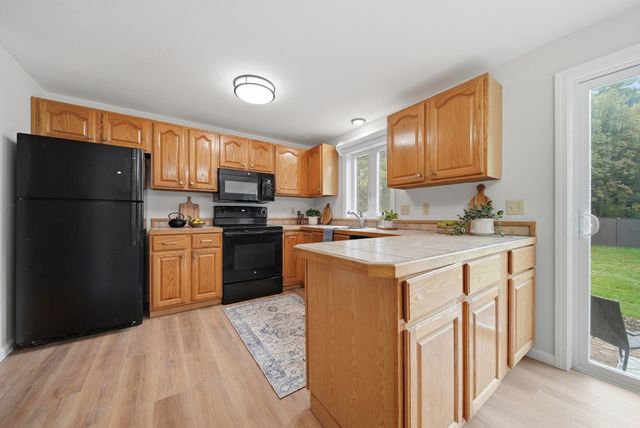 55 Littleton Rd 17B, Ayer, MA 01432