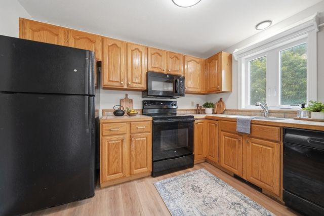 55 Littleton Rd 17B, Ayer, MA 01432