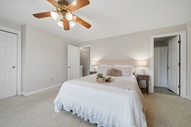 55 Littleton Rd 17B, Ayer, MA 01432