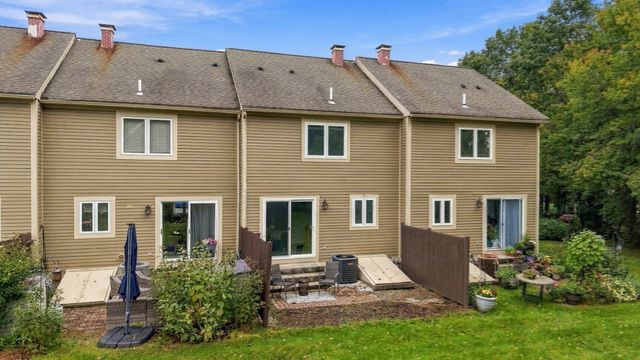 55 Littleton Rd 17B, Ayer, MA 01432