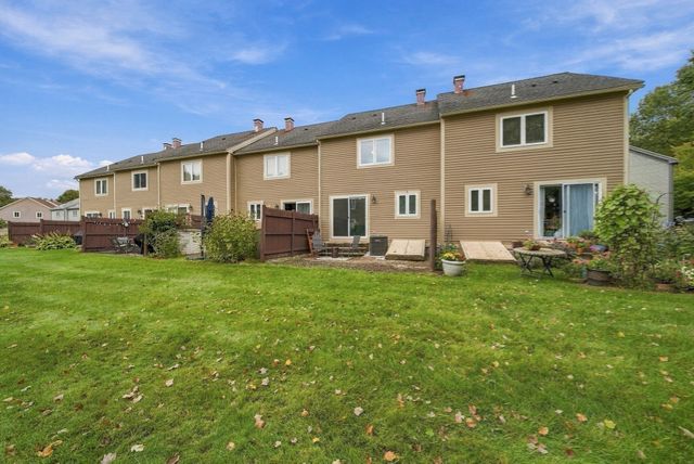 55 Littleton Rd 17B, Ayer, MA 01432