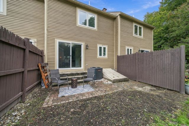 55 Littleton Rd 17B, Ayer, MA 01432