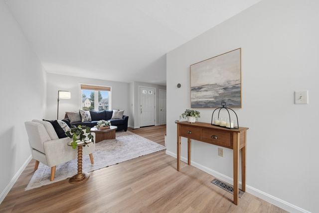 55 Littleton Rd 17B, Ayer, MA 01432