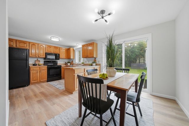 55 Littleton Rd 17B, Ayer, MA 01432