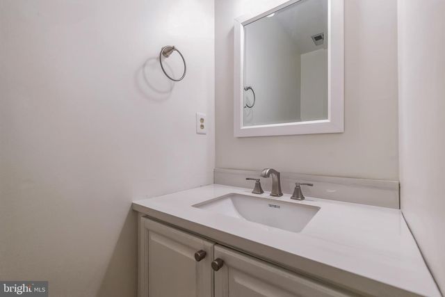 3883 ZELKOVA CT, Fairfax, VA 22033