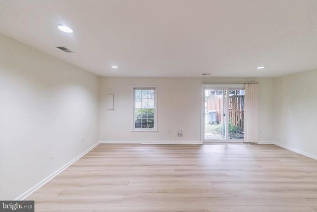 3883 ZELKOVA CT, Fairfax, VA 22033