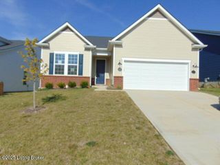 3715 Creekstone Bluff Blvd, La Grange, KY 40031