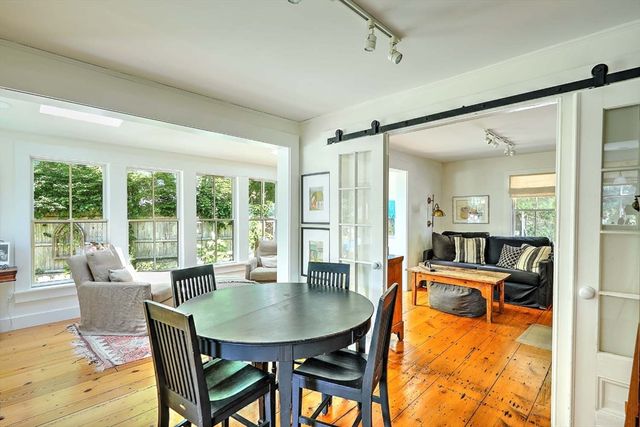 26 Bridge St, Warren, RI 02885