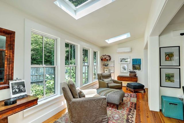 26 Bridge St, Warren, RI 02885