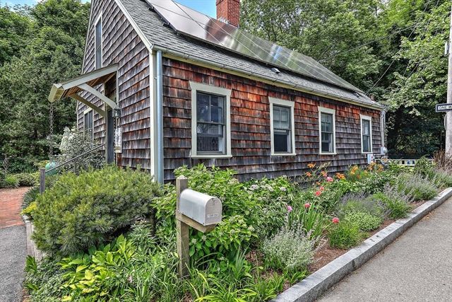 26 Bridge St, Warren, RI 02885