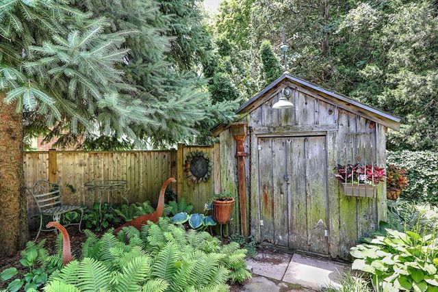 26 Bridge St, Warren, RI 02885