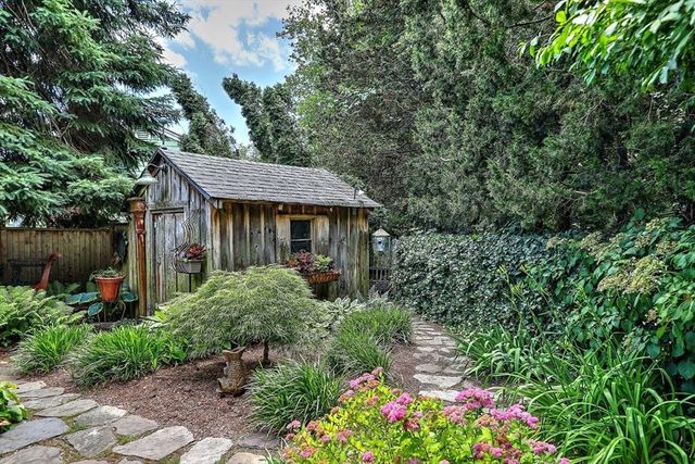 26 Bridge St, Warren, RI 02885