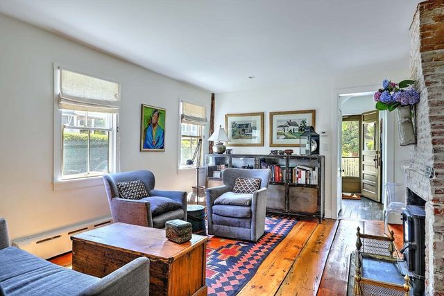 26 Bridge St, Warren, RI 02885