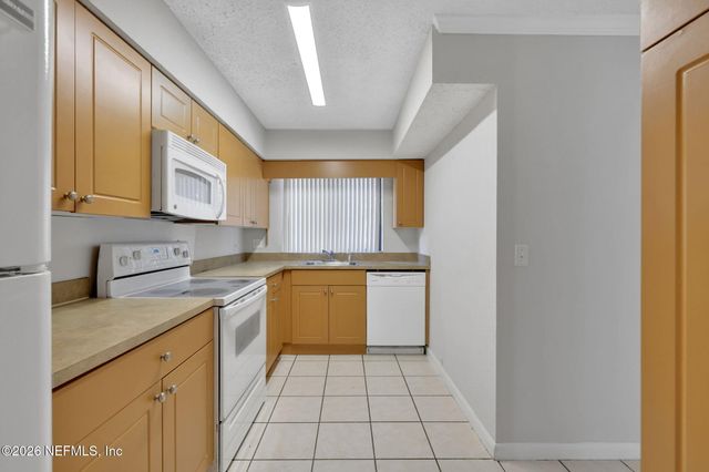 5811 ATLANTIC Boulevard 223, Jacksonville, FL 32207