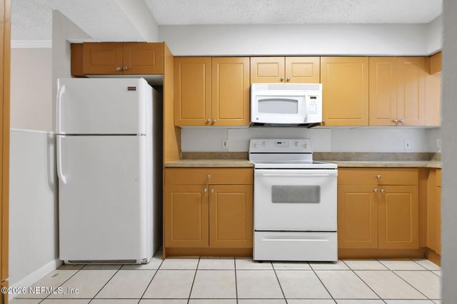 5811 ATLANTIC Boulevard 223, Jacksonville, FL 32207
