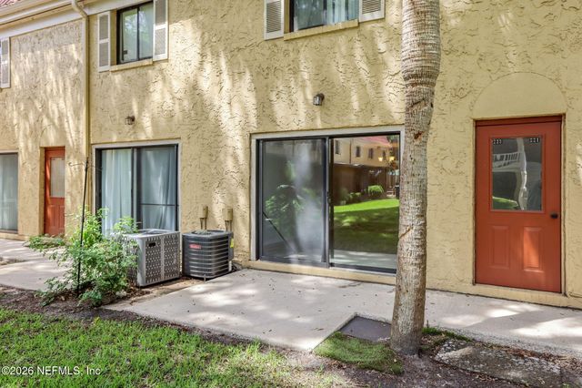 5811 ATLANTIC Boulevard 223, Jacksonville, FL 32207