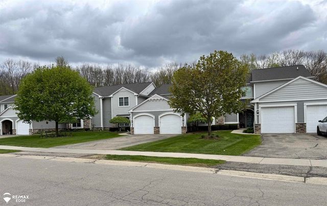 2131 Carriage Hill Circle, Lapeer, MI 48446