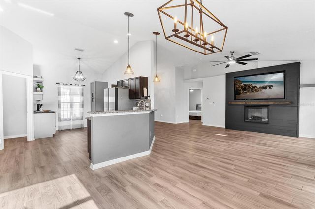 326 WOODLAND TRAIL, Lady Lake, FL 32159