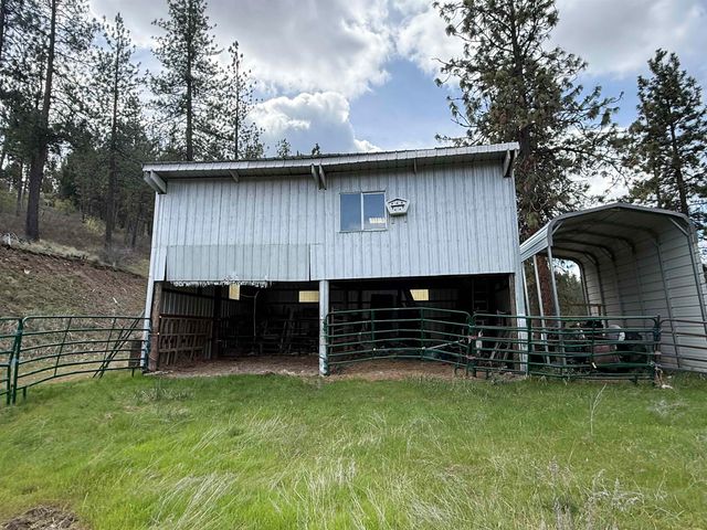 15307 W Autumn Ln, Nine Mile Falls, WA 99026