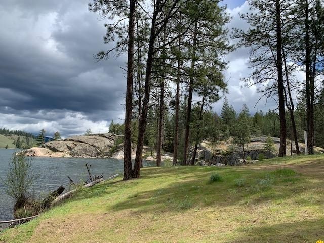 15307 W Autumn Ln, Nine Mile Falls, WA 99026