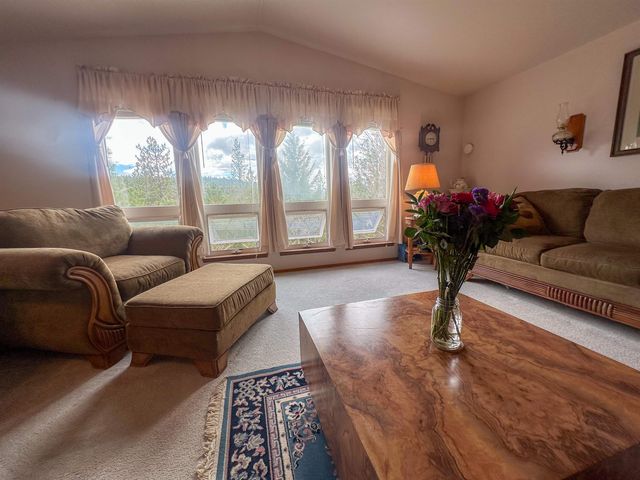 15307 W Autumn Ln, Nine Mile Falls, WA 99026