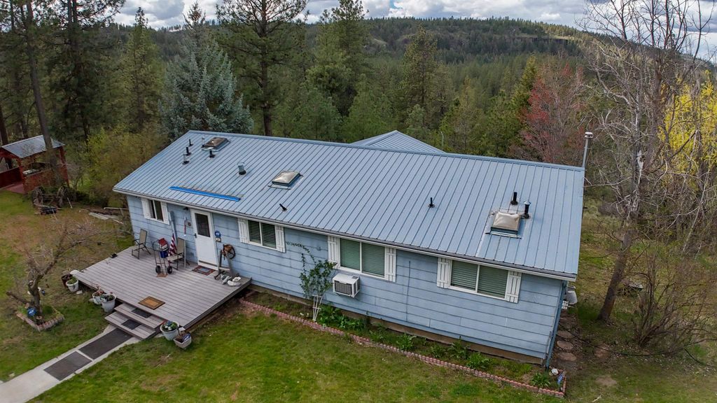 15307 W Autumn Ln, Nine Mile Falls, WA 99026