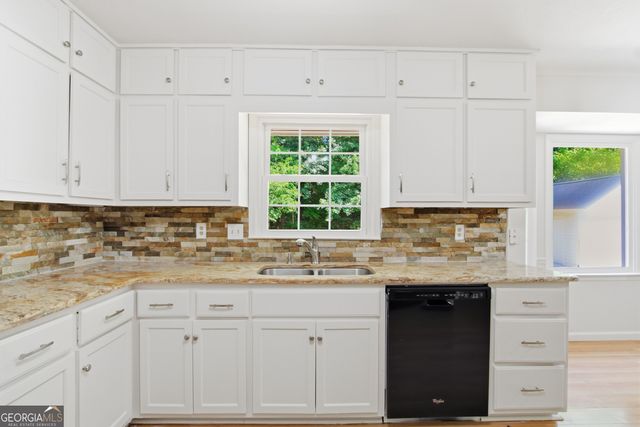 3662 Sweet Briar Lane SE, Conyers, GA 30094