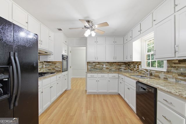 3662 Sweet Briar Lane SE, Conyers, GA 30094