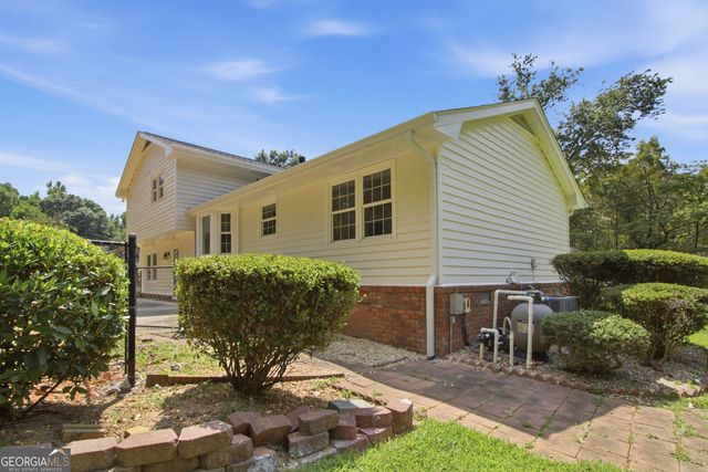 3662 Sweet Briar Lane SE, Conyers, GA 30094