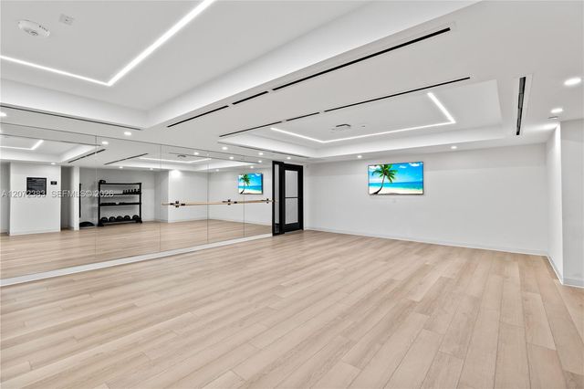 225 N Miami Avenue 1102, Miami, FL 33128