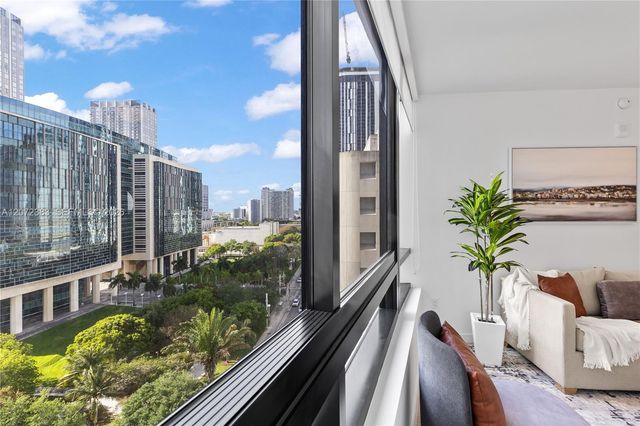 225 N Miami Avenue 1102, Miami, FL 33128