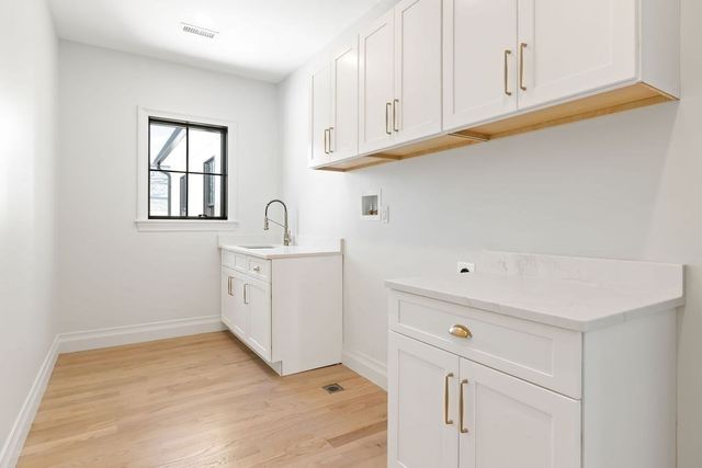 105 Adams Avenue, Newton, MA 02465