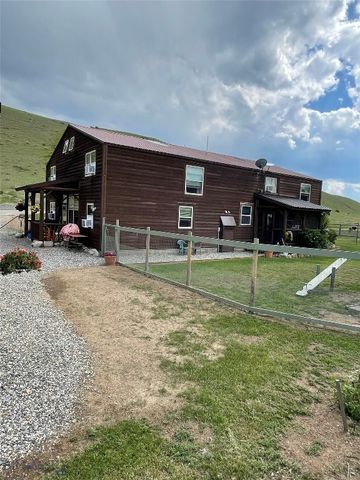 682 E River Road, Pray, MT 59065