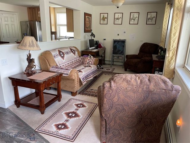 682 E River Road, Pray, MT 59065