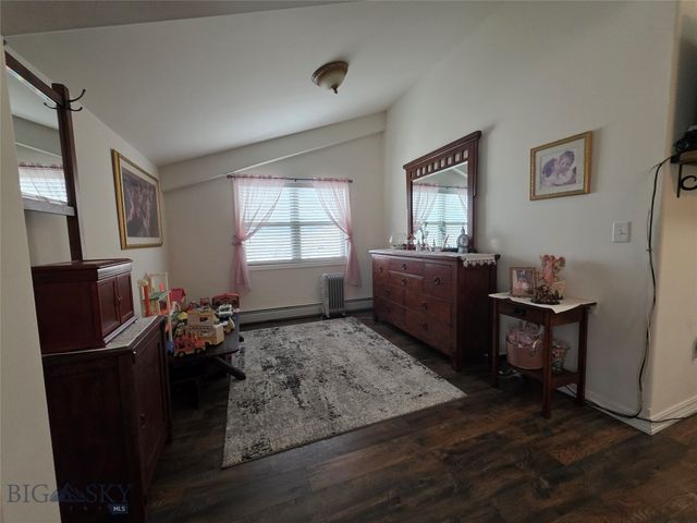 682 E River Road, Pray, MT 59065