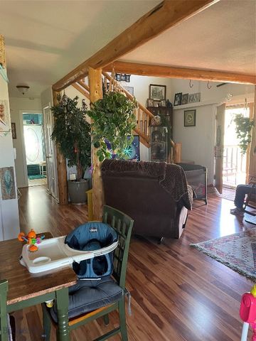 682 E River Road, Pray, MT 59065