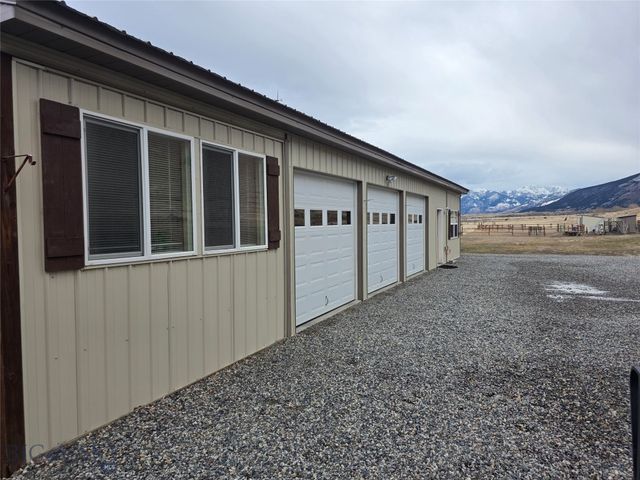 682 E River Road, Pray, MT 59065