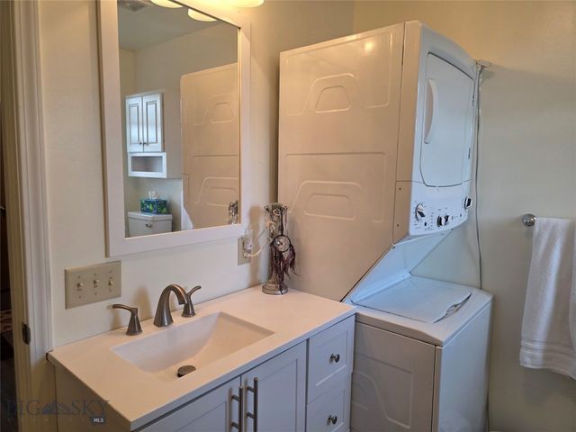 682 E River Road, Pray, MT 59065