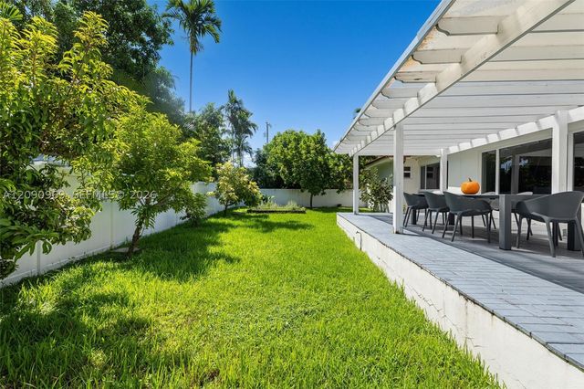 9217 Bay Dr, Surfside, FL 33154