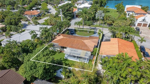 9217 Bay Dr, Surfside, FL 33154