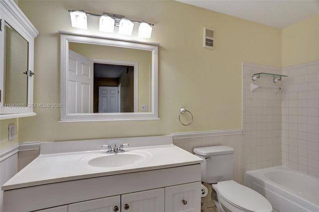 2485 NW 33rd Street 1612, Oakland Park, FL 33309