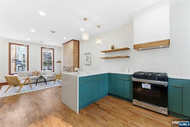 53 Jewett Avenue, Jersey City, NJ 07304