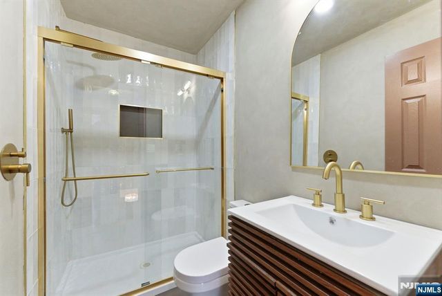 53 Jewett Avenue, Jersey City, NJ 07304