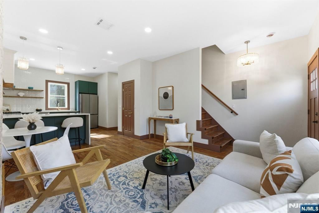 53 Jewett Avenue, Jersey City, NJ 07304