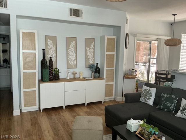 9050 West Warm Springs Road 2077, Las Vegas, NV 89148